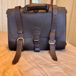 Saddleback Leather Company Large Classic Leather Briefcase in Dark Coffee Brown